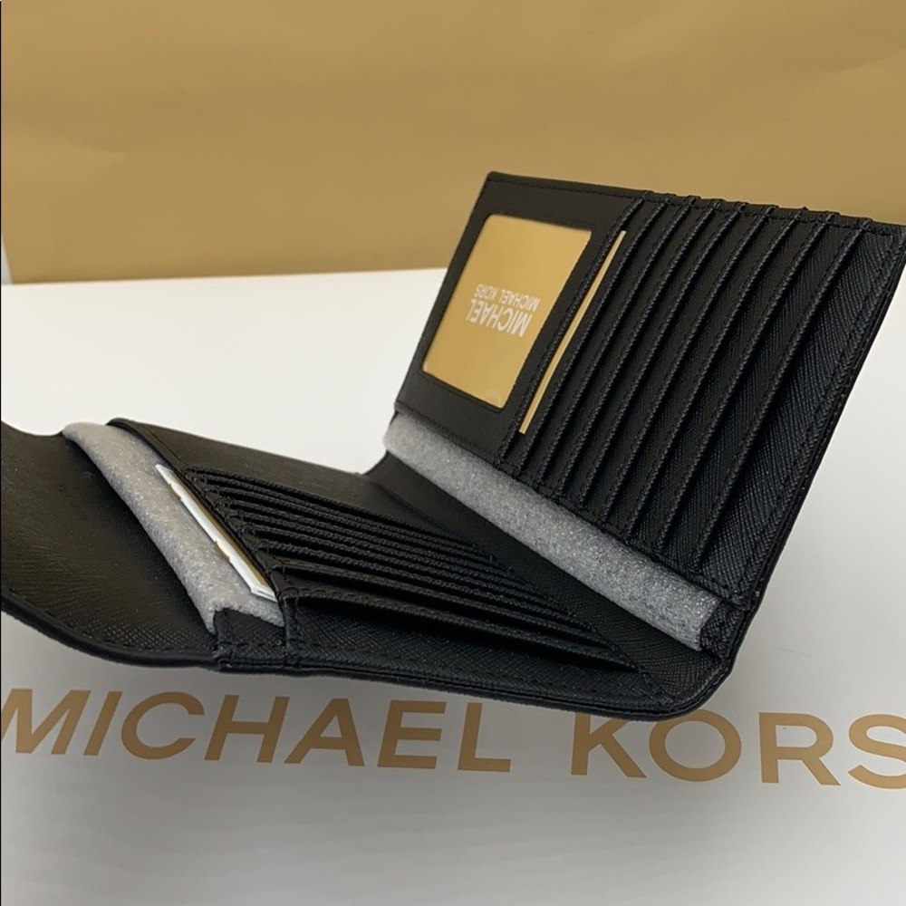 Michael Kors Jet Set Travel Lg Trifold Wallet - Picture 14 of 16